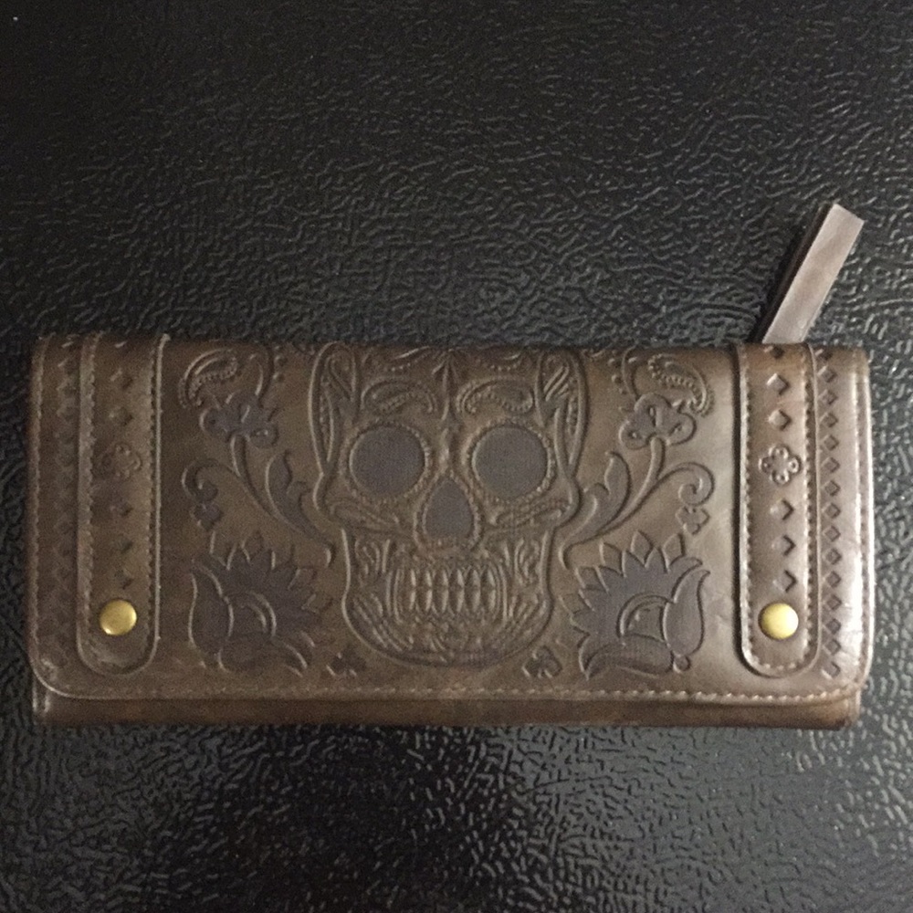 Loungefly skull wallet